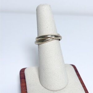 Shashi Revolve Double Twist Band Etched Gold-Tone Ring Size 6 EUC